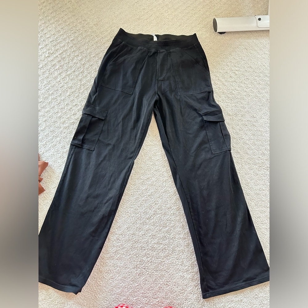 halara comfy cargo pants - BLACK NWT